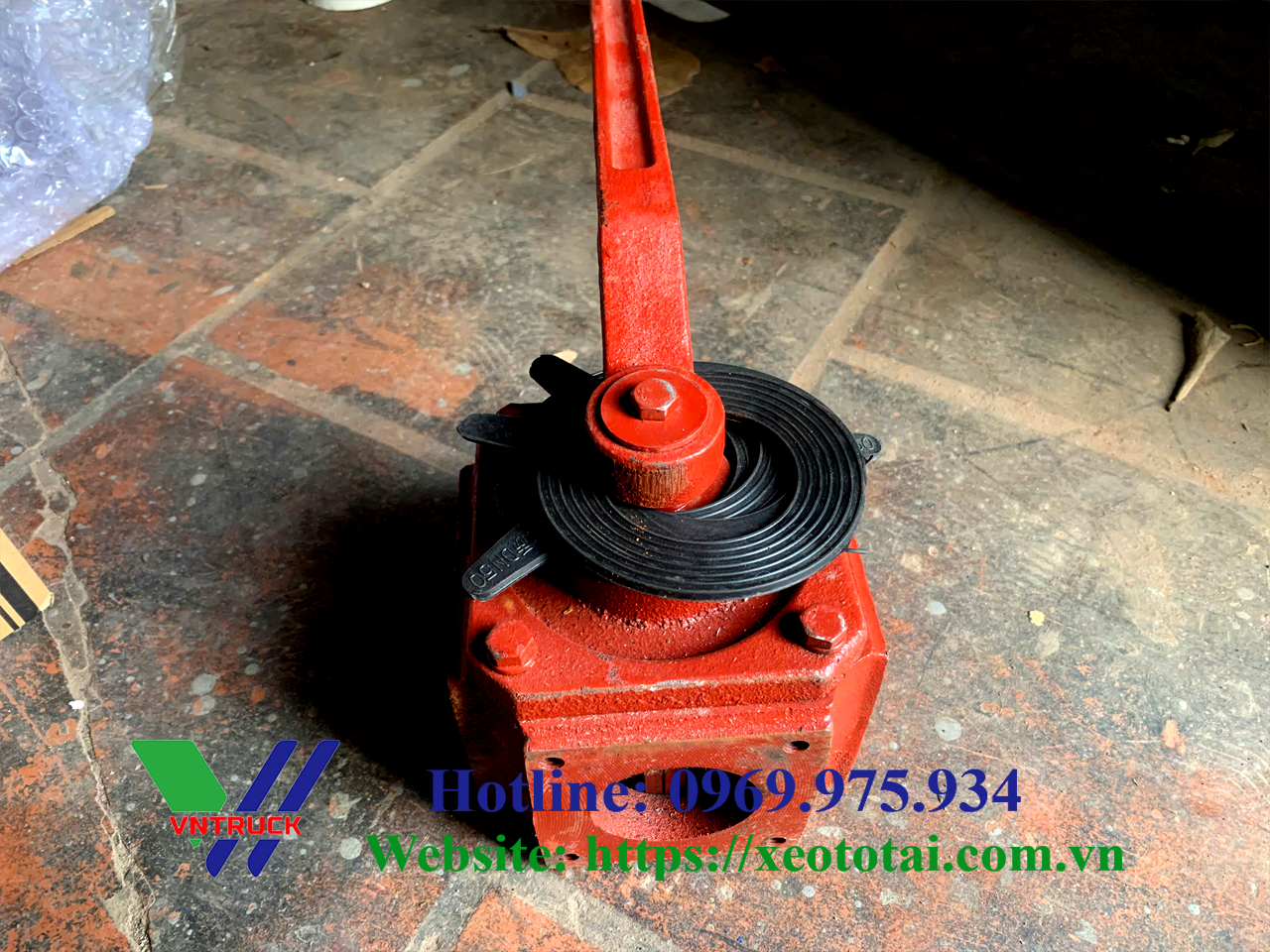 Van Đảo Chiều Xe Hút Chất Thải