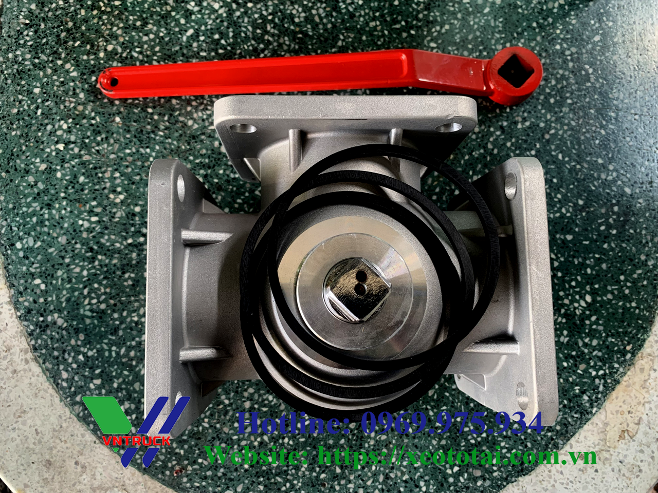 Van 3 Chiều Xe Tưới Nước Rửa Đường