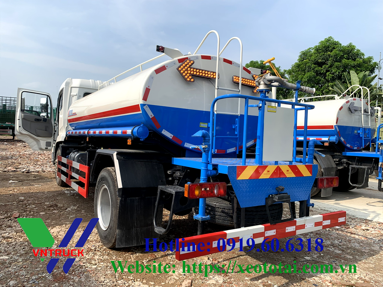 Xe Tưới Nước Rửa Đường 9 Khối