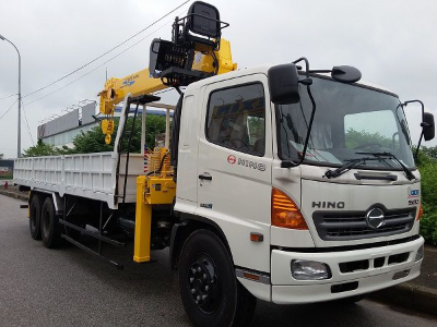 Xe tải gắn cẩu