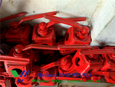 Van Đảo Chiều Xe Hút Chất Thải